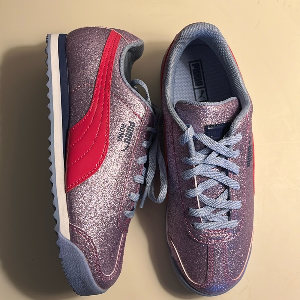NEW PUMA ROMA Glitz Glam sneaker in Lavender Lustre NEW in box size 2.5